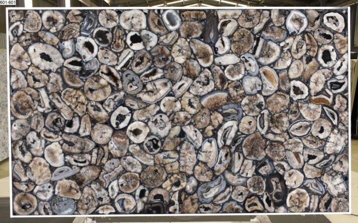 AGATE BLACK SEMI-PRECIOUS